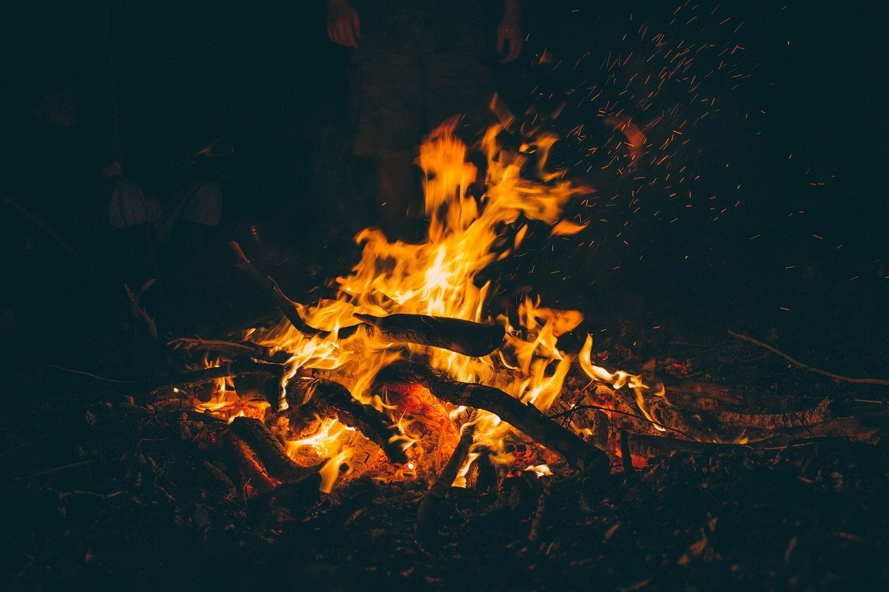 Jak rozpalić ogień w dziczy
