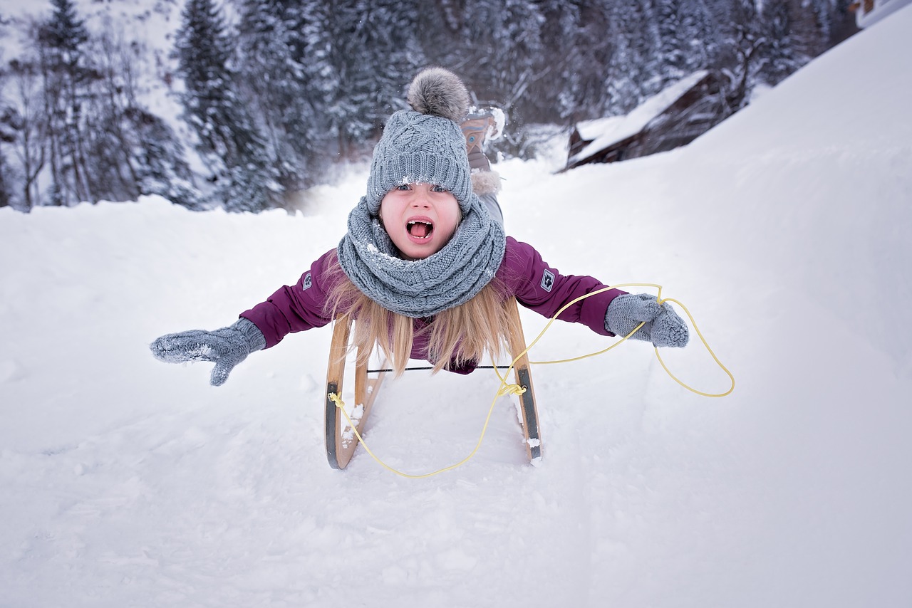 Jak utrzymać zimową zabawę z dziećmi?